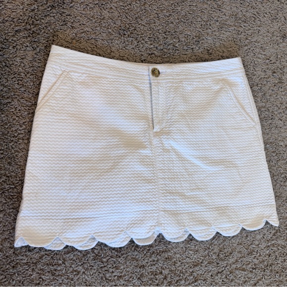 Lilly Pulitzer Pants - NWOT Lilly Pulitzer White Scalloped Skort with Pink Label